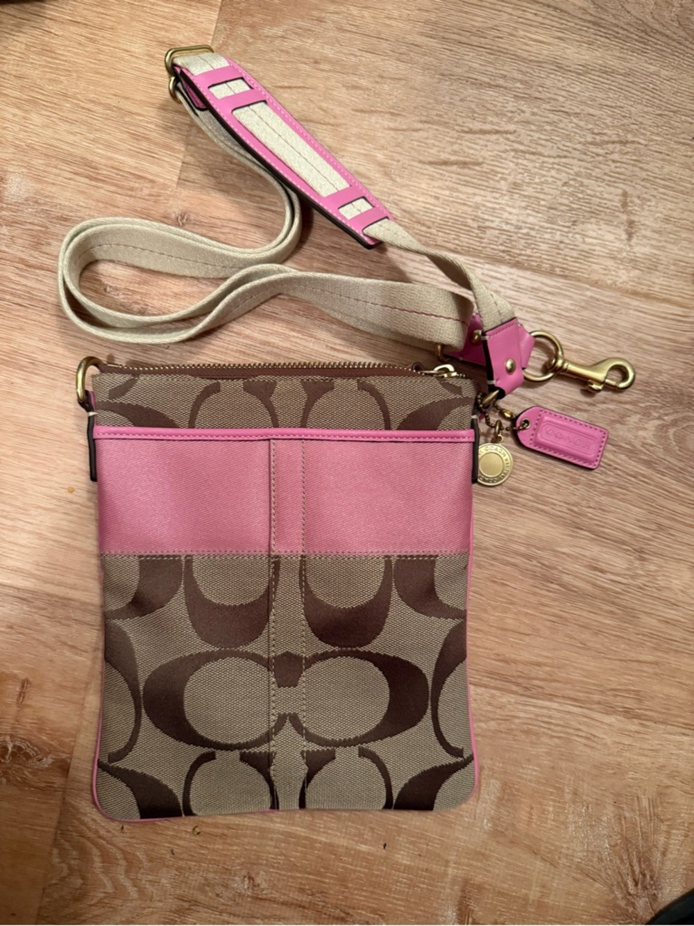 Coach Signature Canvas Crossbody Bag in Pink and Brown   NWOT